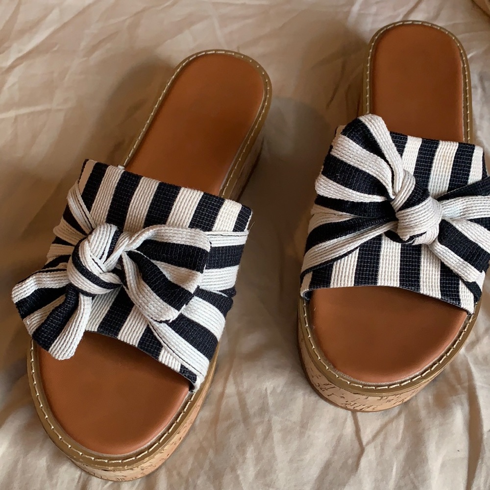 Off white/black platform Flops